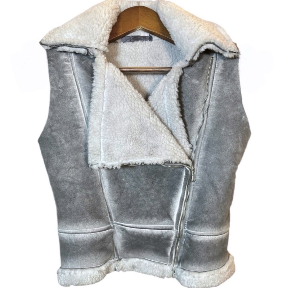 Grey Faux Shearling Sherpa Fleece Vest Asymmetrical Zipper Size Small by Nicole - Picture 16 of 16